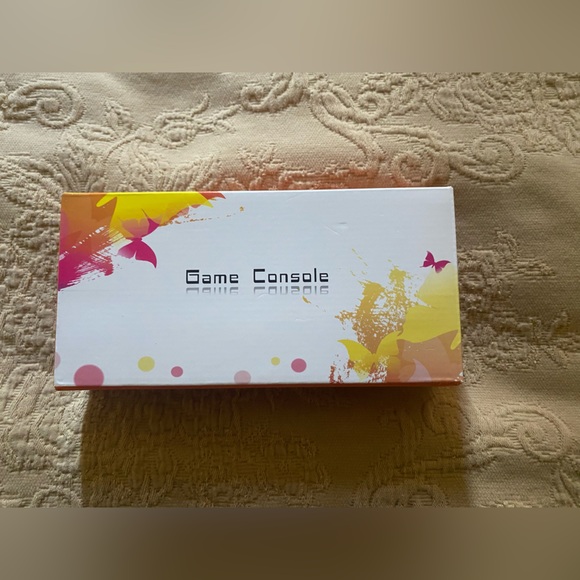 Portable Gaming Console - Red - Picture 6 of 6